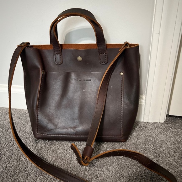 Portland Leather Crossbody - Picture 2 of 11